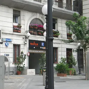 Bed Morelli 49 , Chiaia Napoli